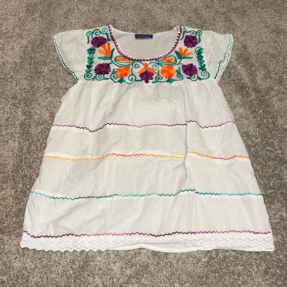 MODA ROYAL EMBROIDERED BLOUSE WITH TEIRS SIZE M-L? - Picture 1 of 6